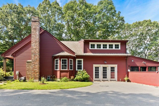 3 Faria Farm Rd, Berkley, MA 02779