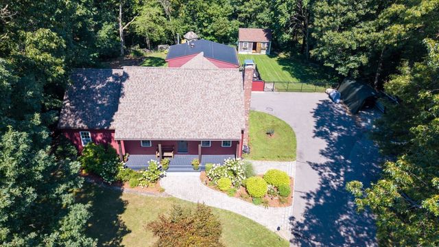 3 Faria Farm Rd, Berkley, MA 02779