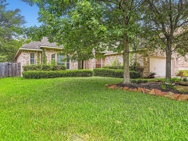27 W Prairie Dawn Circle, The Woodlands, TX 77385