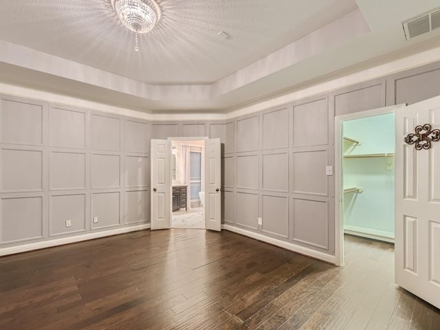 27 W Prairie Dawn Circle, The Woodlands, TX 77385