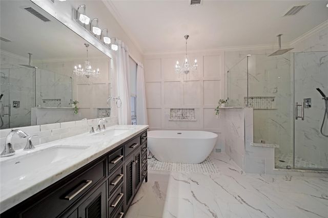 27 W Prairie Dawn Circle, The Woodlands, TX 77385