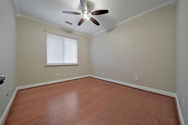 27 W Prairie Dawn Circle, The Woodlands, TX 77385
