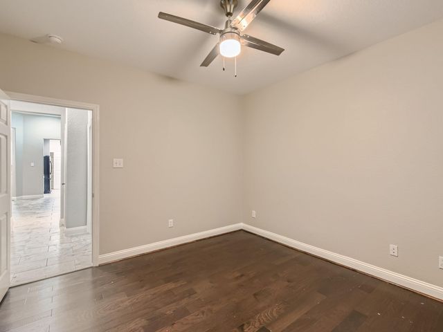 27 W Prairie Dawn Circle, The Woodlands, TX 77385