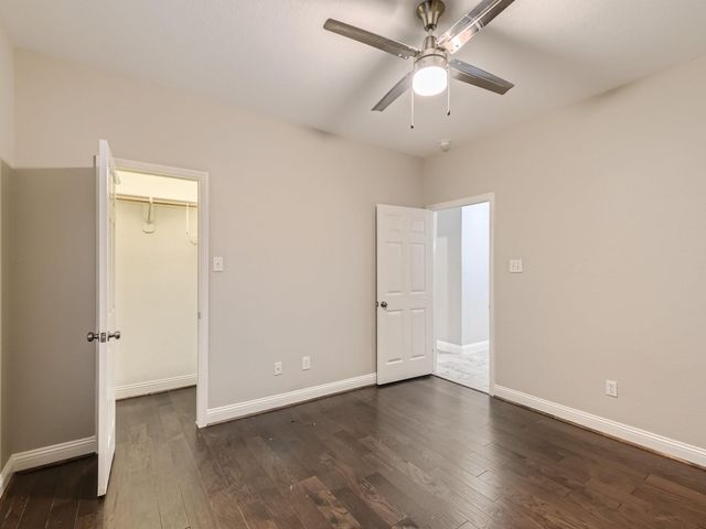 27 W Prairie Dawn Circle, The Woodlands, TX 77385