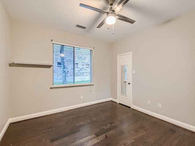 27 W Prairie Dawn Circle, The Woodlands, TX 77385