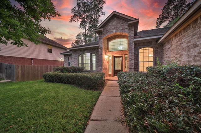 27 W Prairie Dawn Circle, The Woodlands, TX 77385