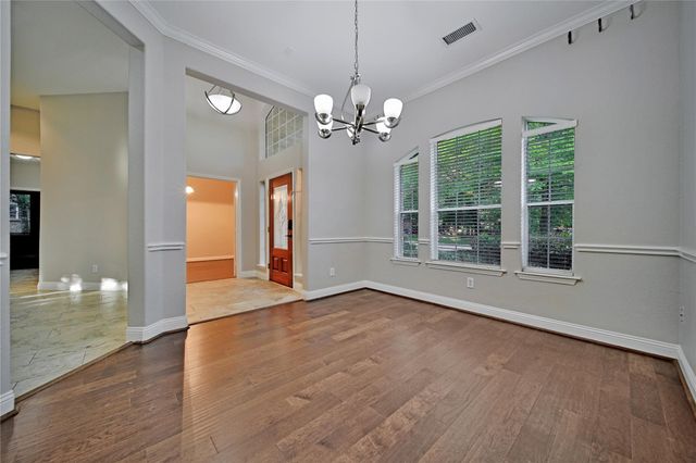27 W Prairie Dawn Circle, The Woodlands, TX 77385