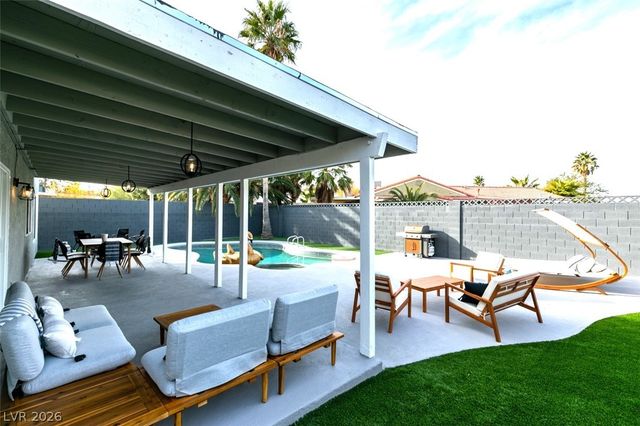 2000 Springview Drive, Las Vegas, NV 89146