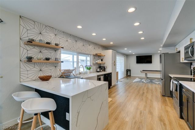 2000 Springview Drive, Las Vegas, NV 89146
