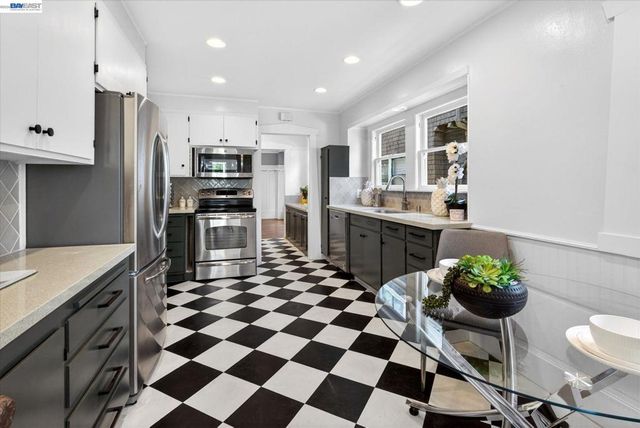 3103 Central Ave, Alameda, CA 94501