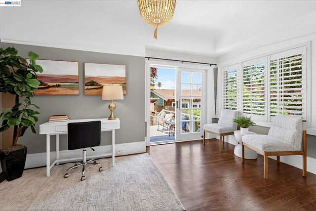 3103 Central Ave, Alameda, CA 94501