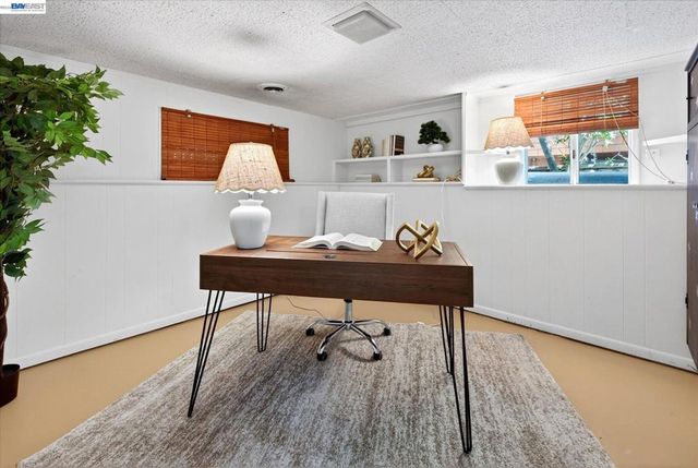 3103 Central Ave, Alameda, CA 94501
