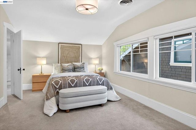 3103 Central Ave, Alameda, CA 94501
