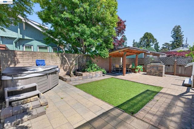 3103 Central Ave, Alameda, CA 94501