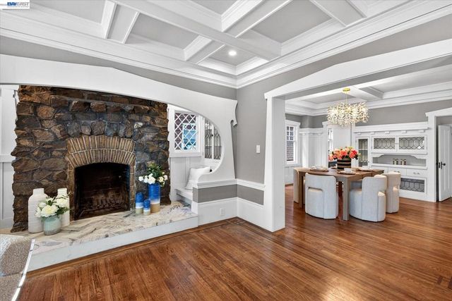 3103 Central Ave, Alameda, CA 94501
