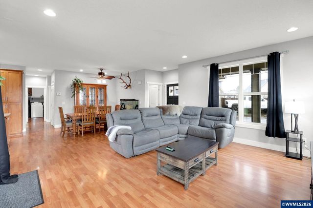 3730 Hemlock Pl SE, Albany, OR 97322