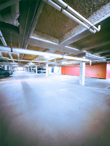 2502 Live Oak Street 301, Dallas, TX 75204