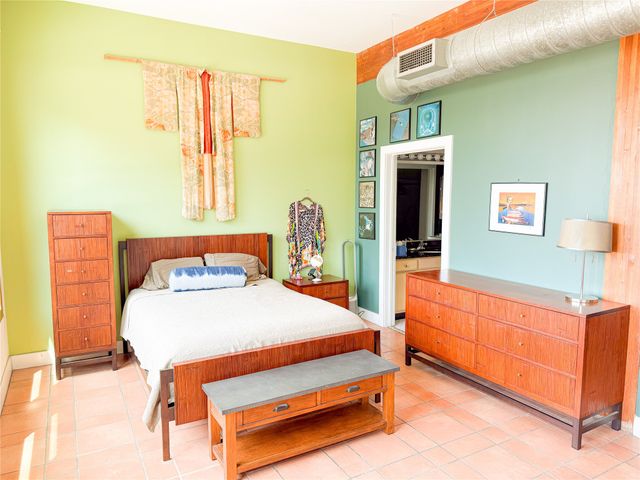 2502 Live Oak Street 301, Dallas, TX 75204