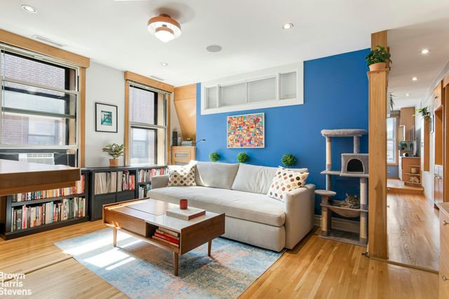 581 Academy St Apt 5B, New York City, NY 10034