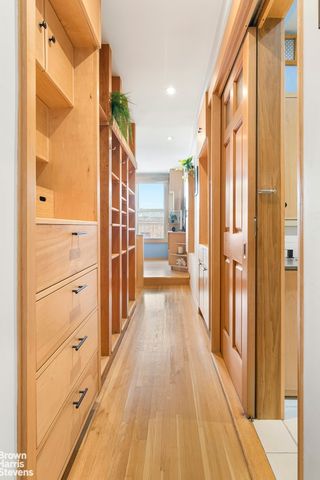 581 Academy St Apt 5B, New York City, NY 10034