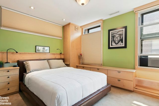 581 Academy St Apt 5B, New York City, NY 10034