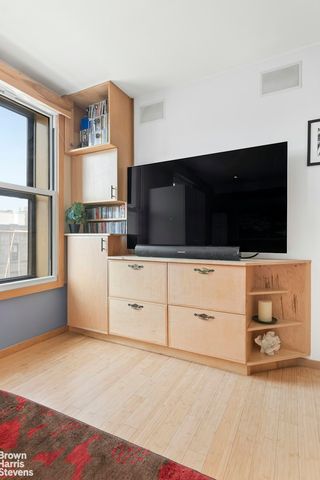 581 Academy St Apt 5B, New York City, NY 10034