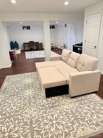 3555 Pearson Pointe, Unincorporated, MO 63129