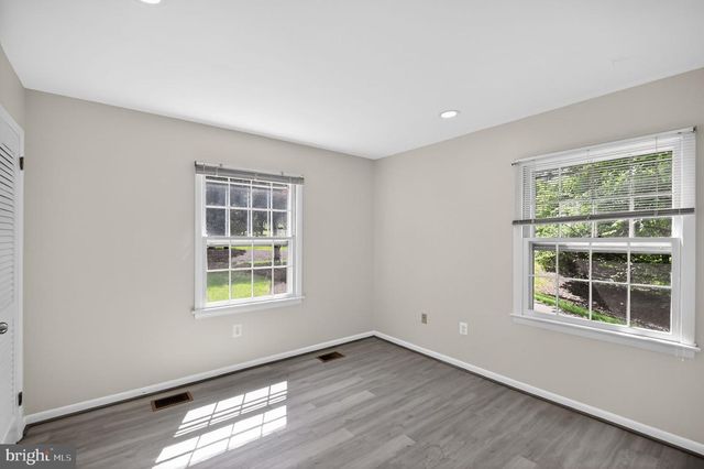 3142 SEARSMONT PL, Herndon, VA 20171