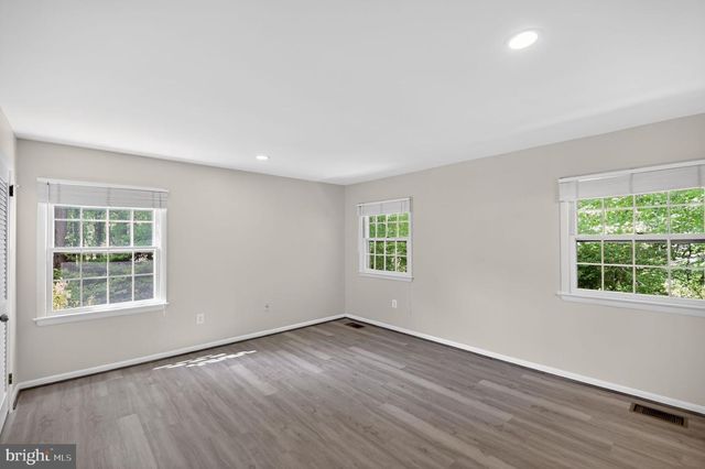 3142 SEARSMONT PL, Herndon, VA 20171