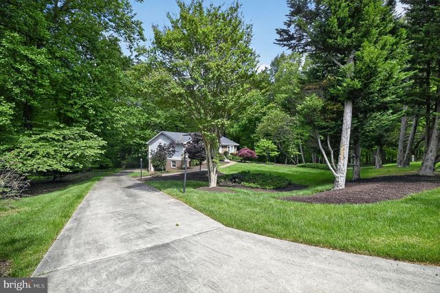 3142 SEARSMONT PL, Herndon, VA 20171