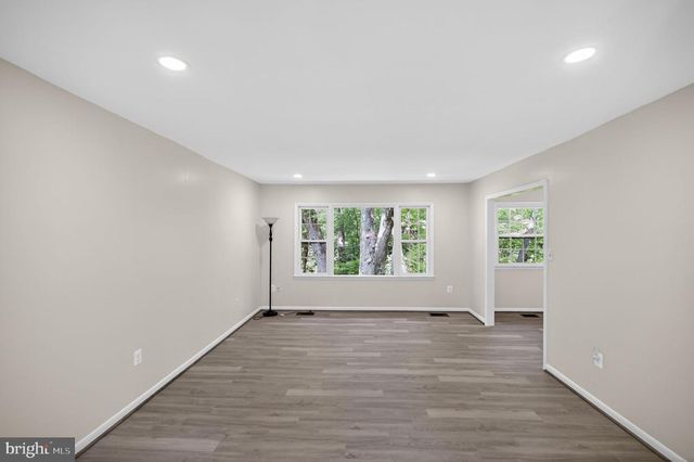 3142 SEARSMONT PL, Herndon, VA 20171