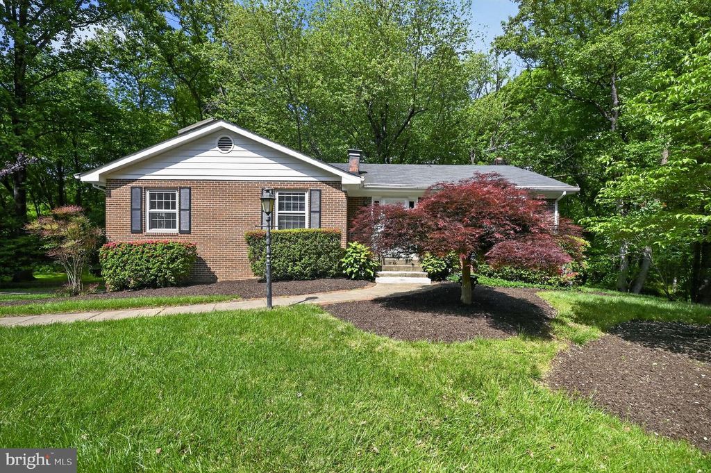 3142 SEARSMONT PL, Herndon, VA 20171