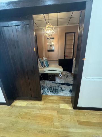 302 Forest Avenue, Locust Valley, NY 11560