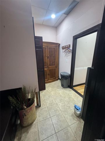 302 Forest Avenue, Locust Valley, NY 11560