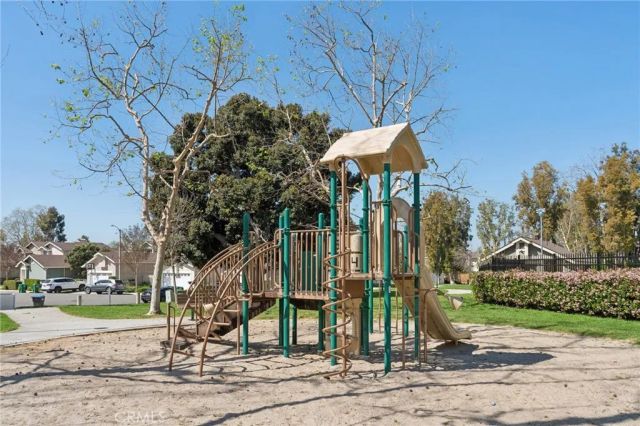 66 Bridgeport, Irvine, CA 92620