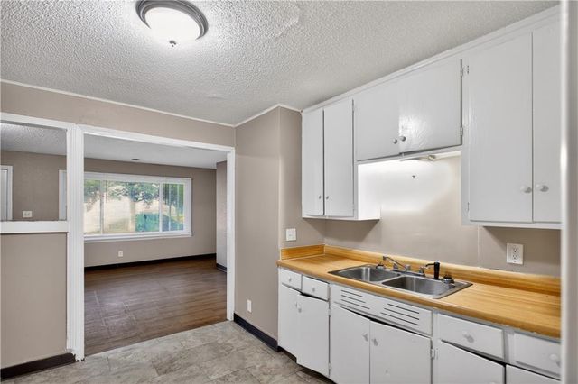 1650 N 44th Street, Kansas City, KS 66102