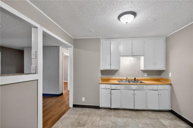 1650 N 44th Street, Kansas City, KS 66102