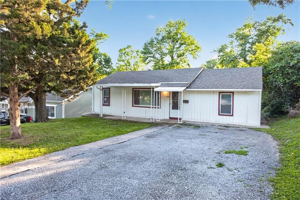 1650 N 44th Street, Kansas City, KS 66102