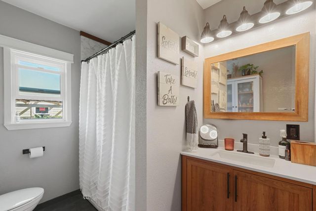 917 S Lee Ave, Lodi, CA 95240