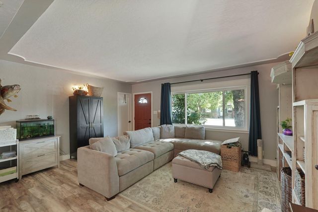 917 S Lee Ave, Lodi, CA 95240