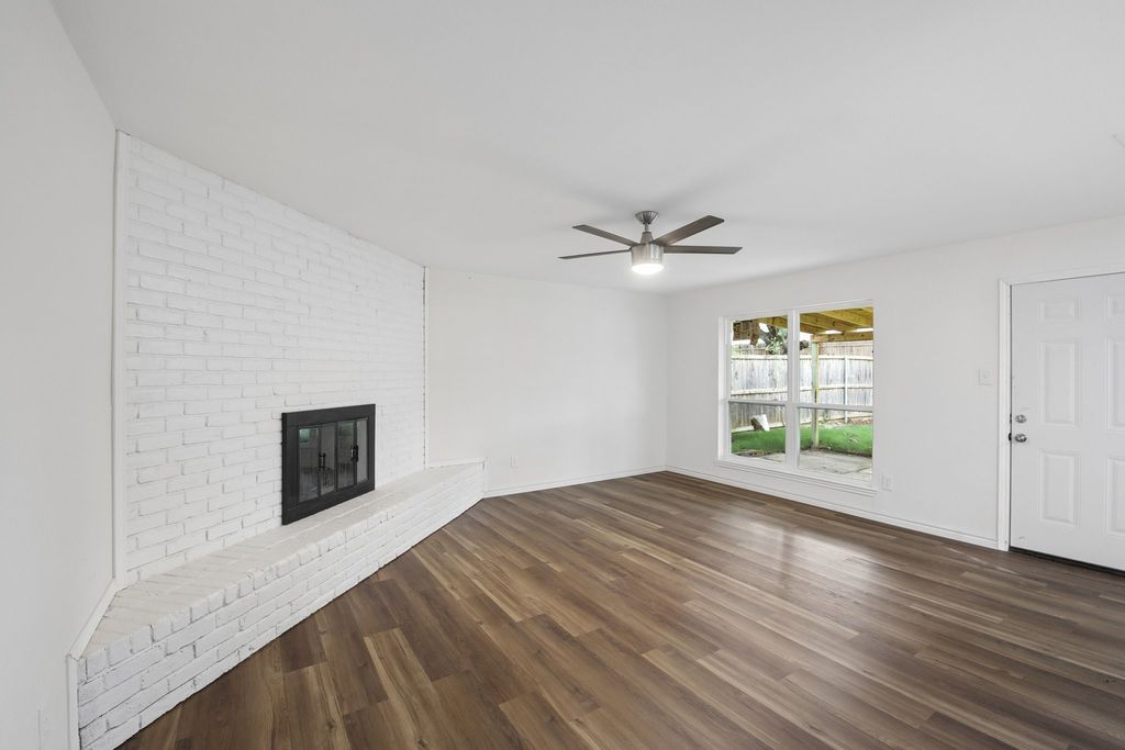 2231 Park Springs Court, Arlington, TX 76013 — photo 3