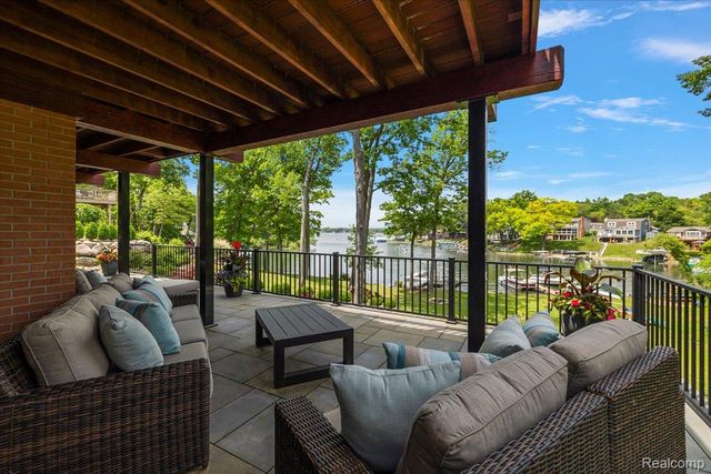 1739 Ridge Road, White Lake Charter Township, MI 48383