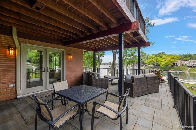 1739 Ridge Road, White Lake Charter Township, MI 48383