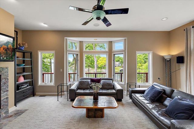 1739 Ridge Road, White Lake Charter Township, MI 48383