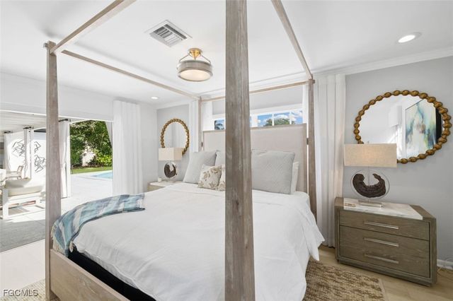 2728 Crayton RD, Naples, FL 34103