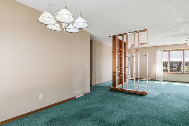 3215 53rd Street, Moline, IL 61265