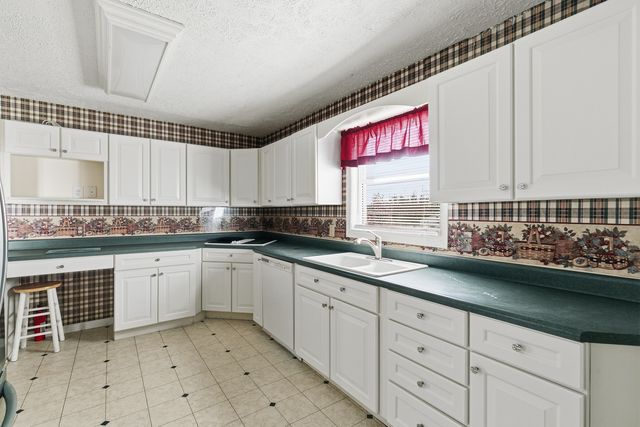 3215 53rd Street, Moline, IL 61265