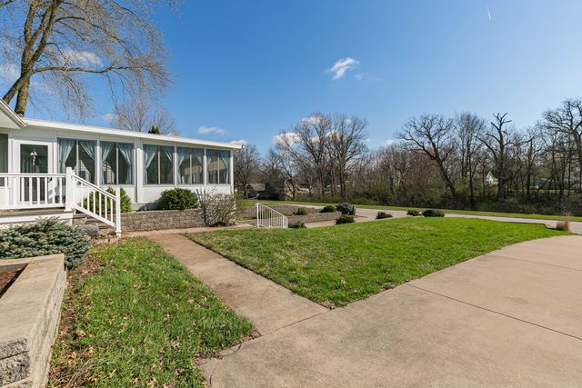 3215 53rd Street, Moline, IL 61265