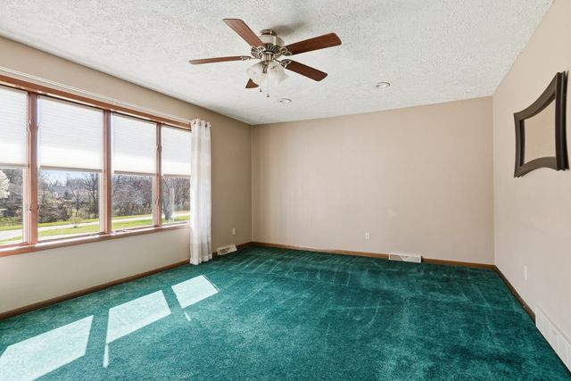 3215 53rd Street, Moline, IL 61265