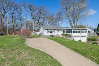 3215 53rd Street, Moline, IL 61265